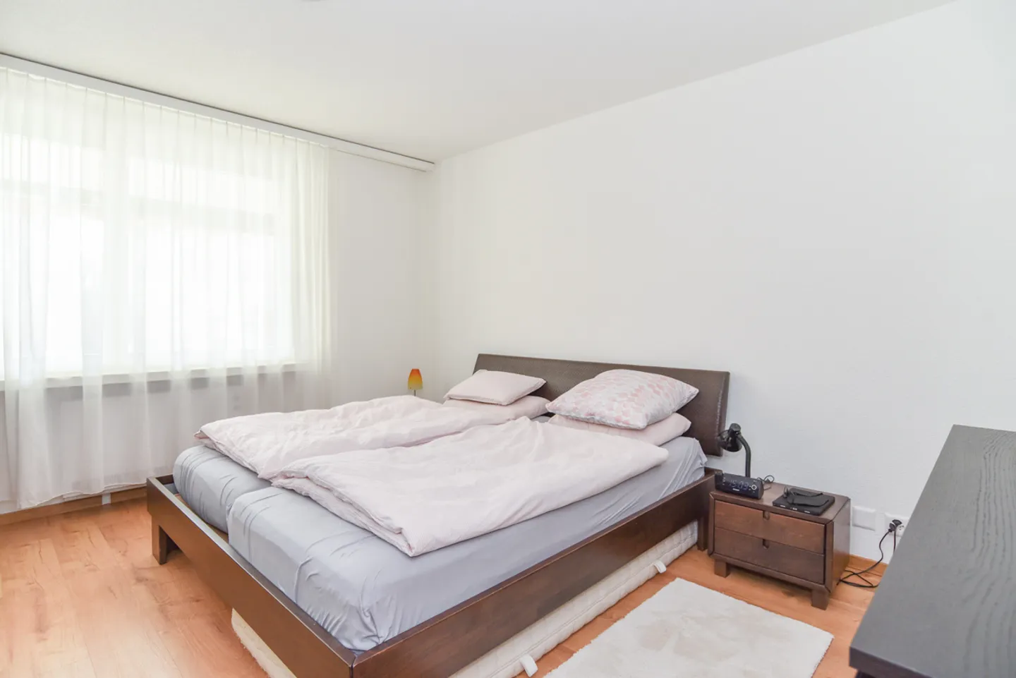 Renovated Ground Floor Apartment with Conservatory and Garden Area - Photo 9 of 13