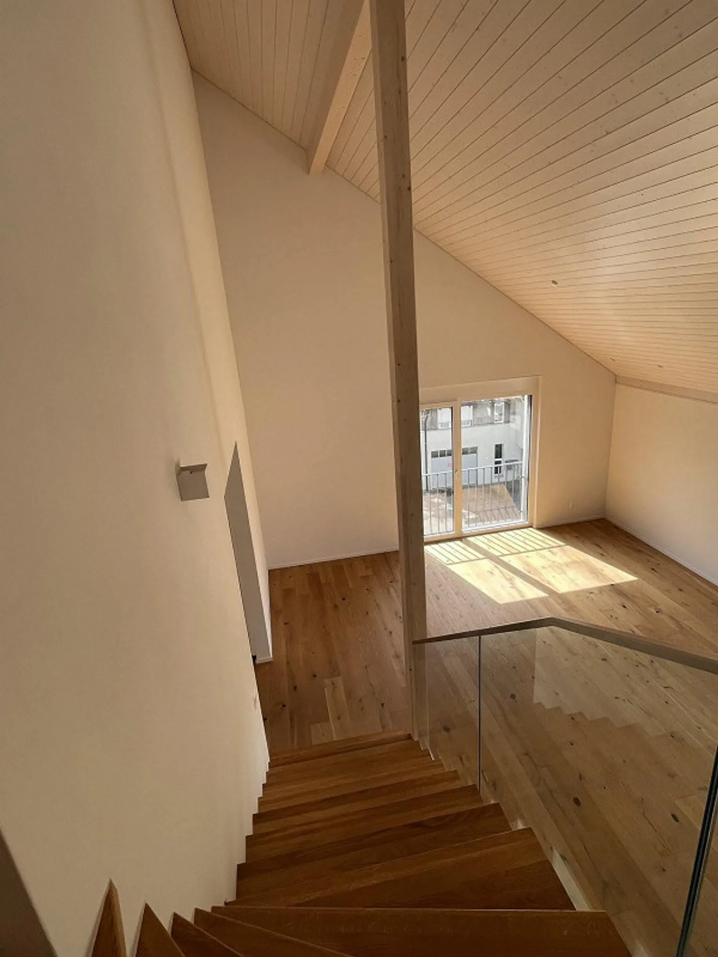 Moderno appartamento duplex di 4,5 locali con balcone - Foto 7 di 13