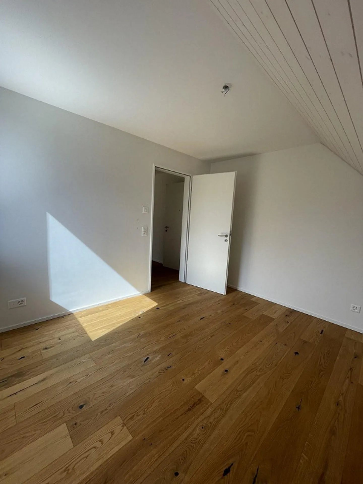Moderno appartamento duplex di 4,5 locali con balcone - Foto 9 di 13