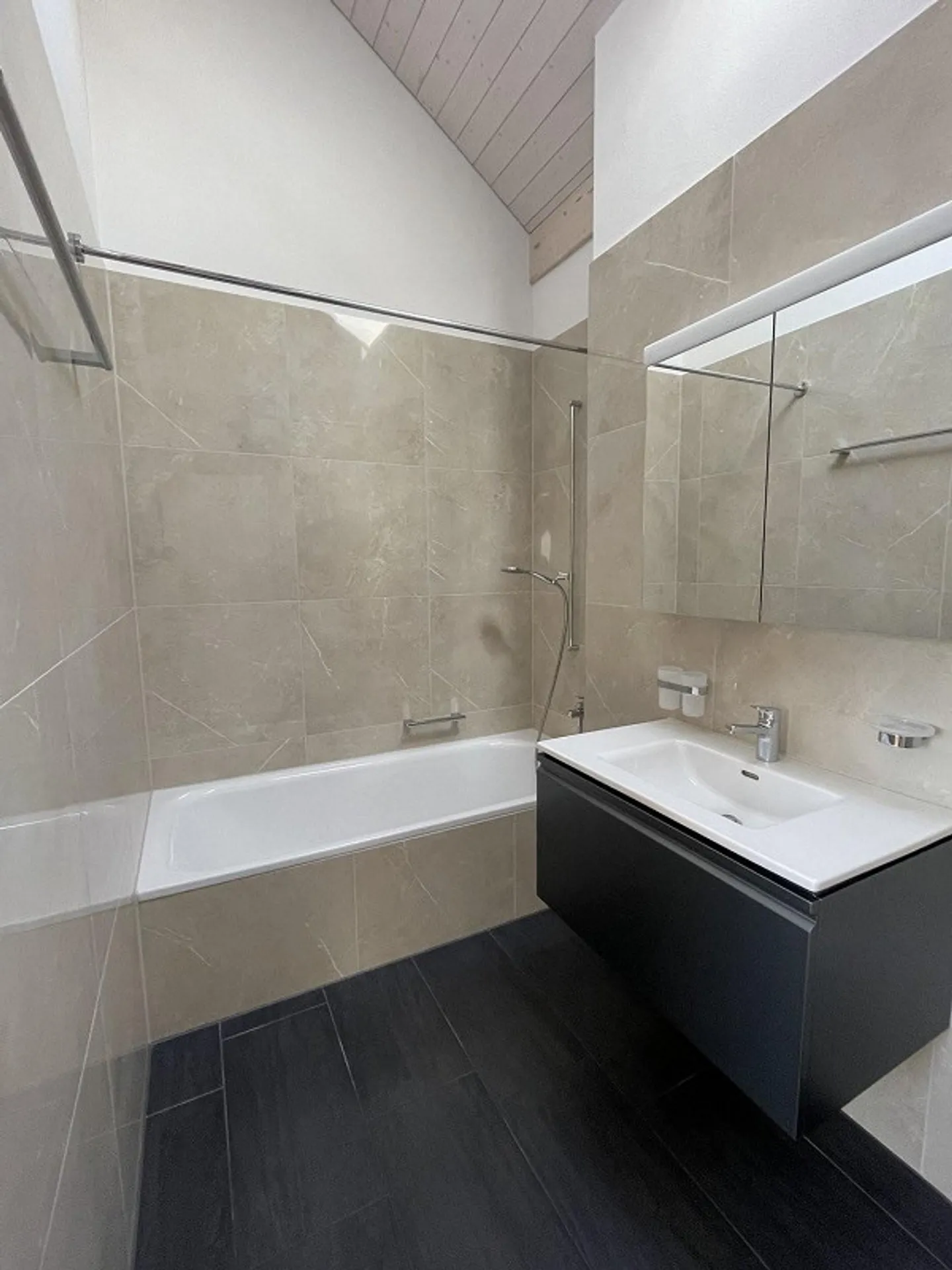 Moderno appartamento duplex di 4,5 locali con balcone - Foto 12 di 13