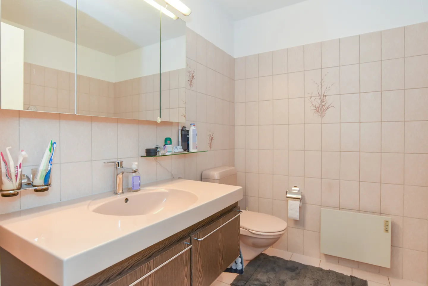 Renovated Ground Floor Apartment with Conservatory and Garden Area - Photo 12 of 13