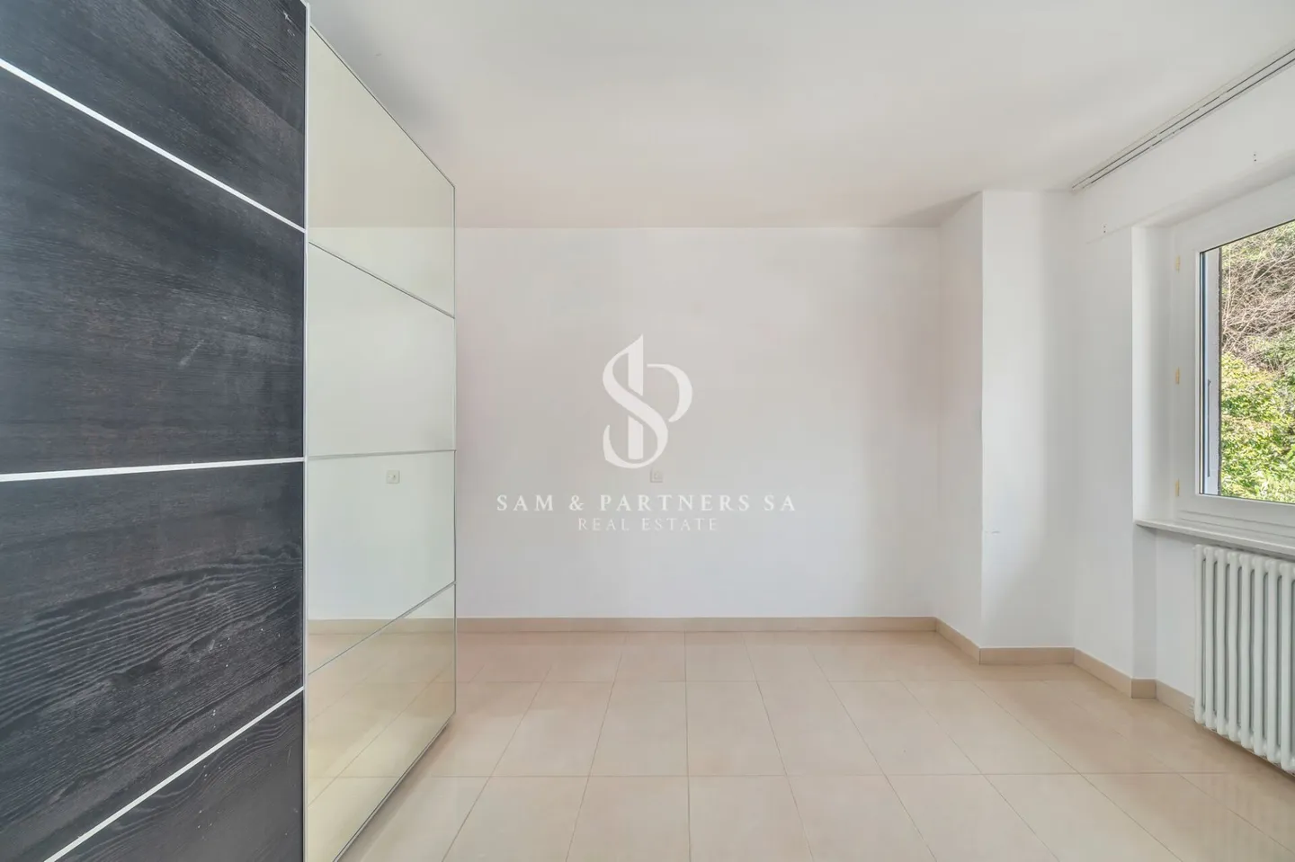 Villa moderna con piscina - Foto 15 di 19