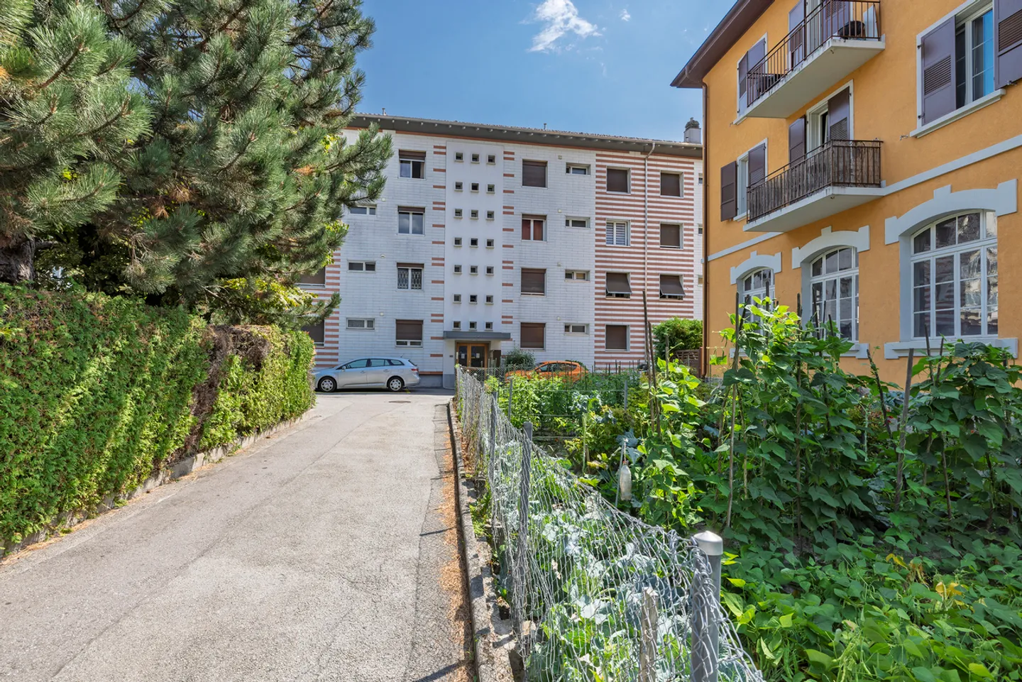 EXZELLENTES PREIS-LEISTUNGS-VERHÄLTNIS FÜR DIESE 4.5 ZIMMER WOHNUNG IN DER NÄHE DES BAHNHOFES! - Foto 2 von 13