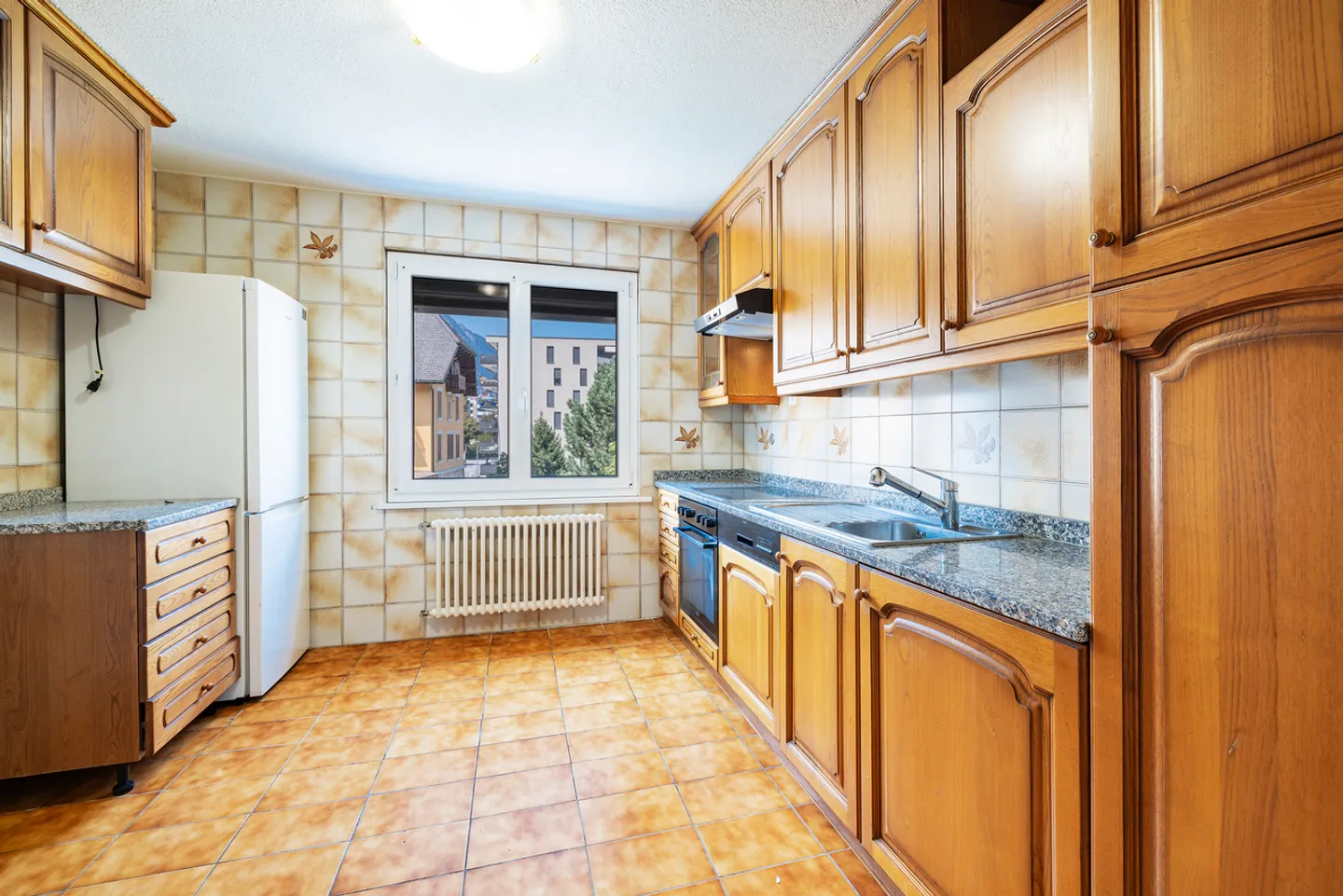 EXZELLENTES PREIS-LEISTUNGS-VERHÄLTNIS FÜR DIESE 4.5 ZIMMER WOHNUNG IN DER NÄHE DES BAHNHOFES! - Foto 8 von 13