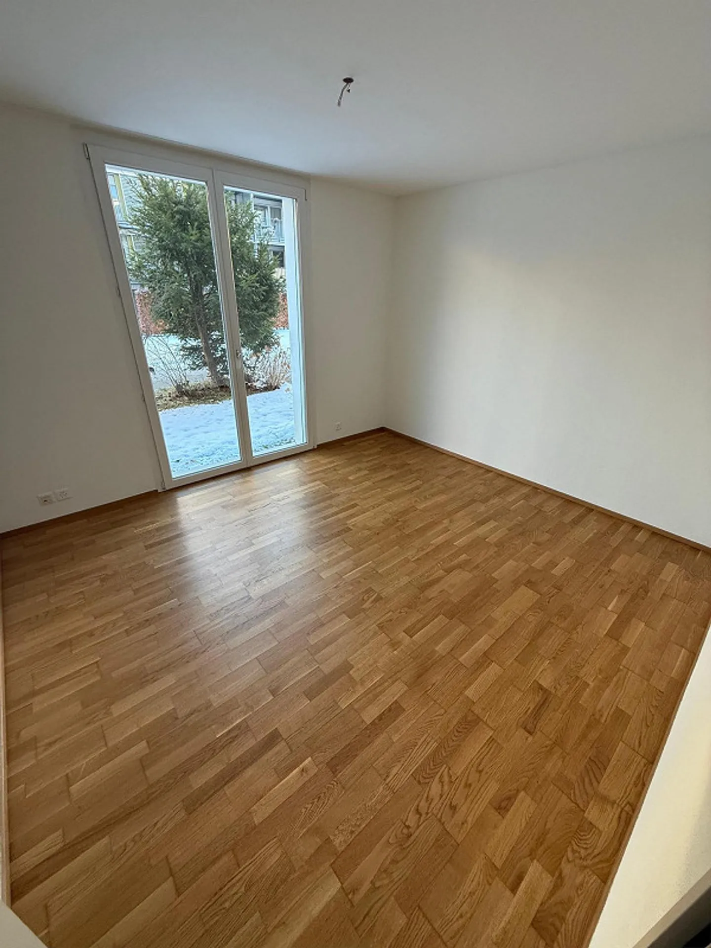 Temporaire - Appartement spacieux au rez-de-chaussée dans un endroit calme - Photo 6 sur 8