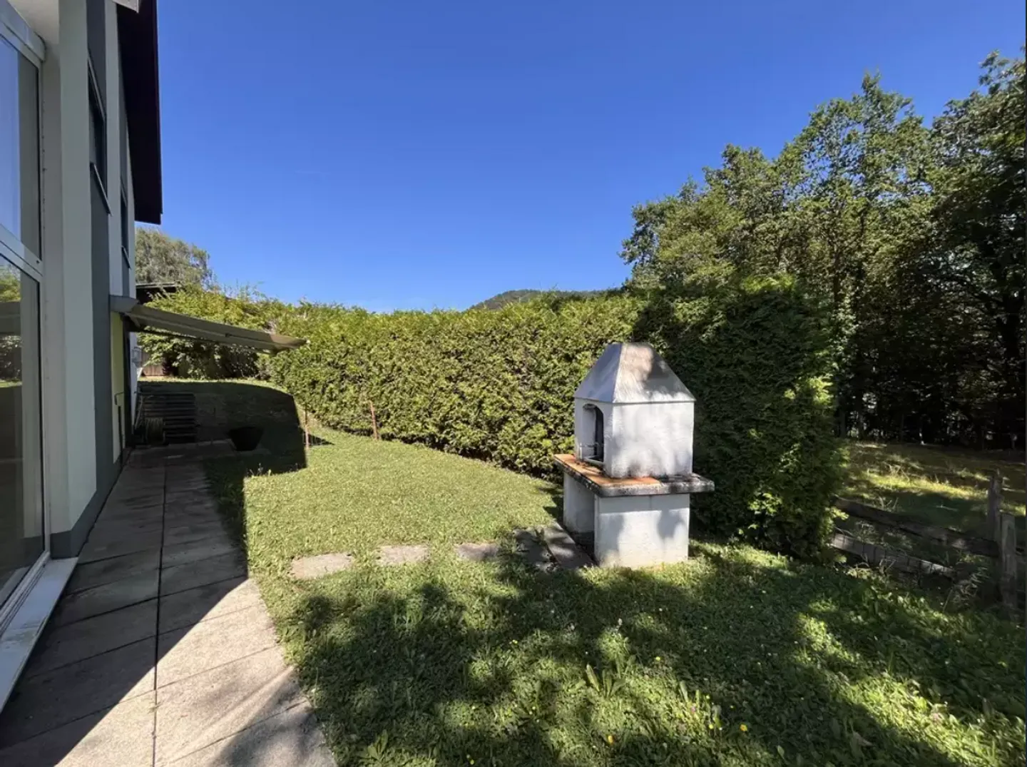 Modern 5.5-Room Villa with Panoramic View in Delémont - Photo 24 of 26