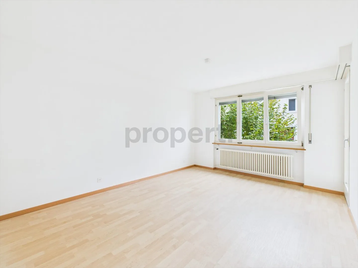 Residential building with 11.5 rooms - Photo 4 of 10