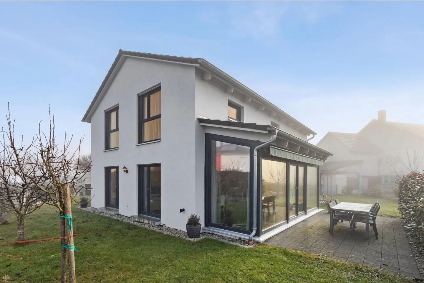 Familienvilla in grüner Oase - Foto 2 von 13