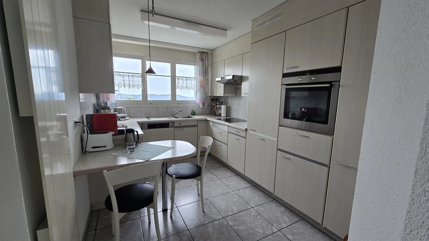 Incantevole casa a schiera di 6,5 stanze con giardino e vista magnifica - Foto 4 di 9