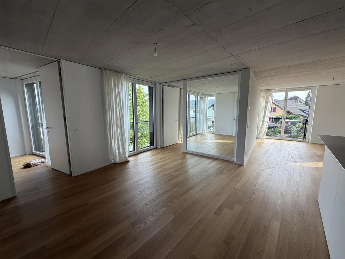 Elegante 4.5-Zimmer-Wohnung mit Aussicht - Foto 1 von 14