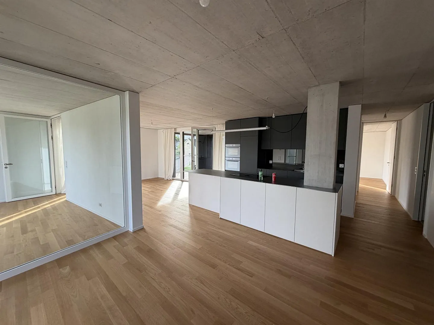 Elegante 4.5-Zimmer-Wohnung mit Aussicht - Foto 2 von 14