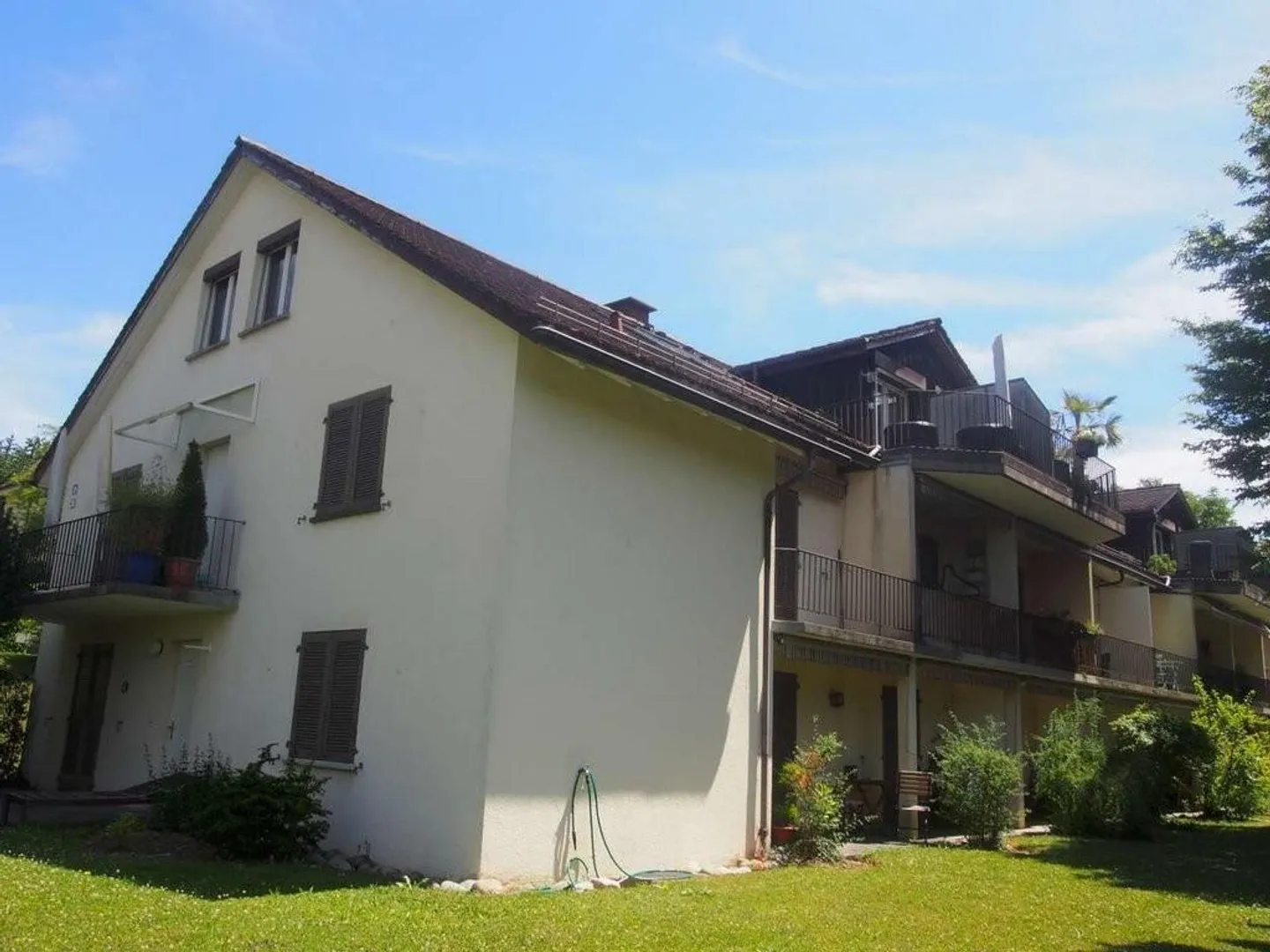 Charming 2.5-room maisonette apartment - limited until 30.09.2027 - Photo 1 of 11