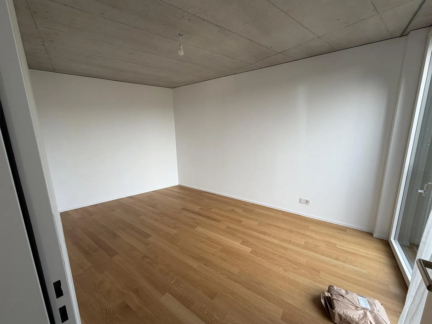 Elegante 4.5-Zimmer-Wohnung mit Aussicht - Foto 7 von 14