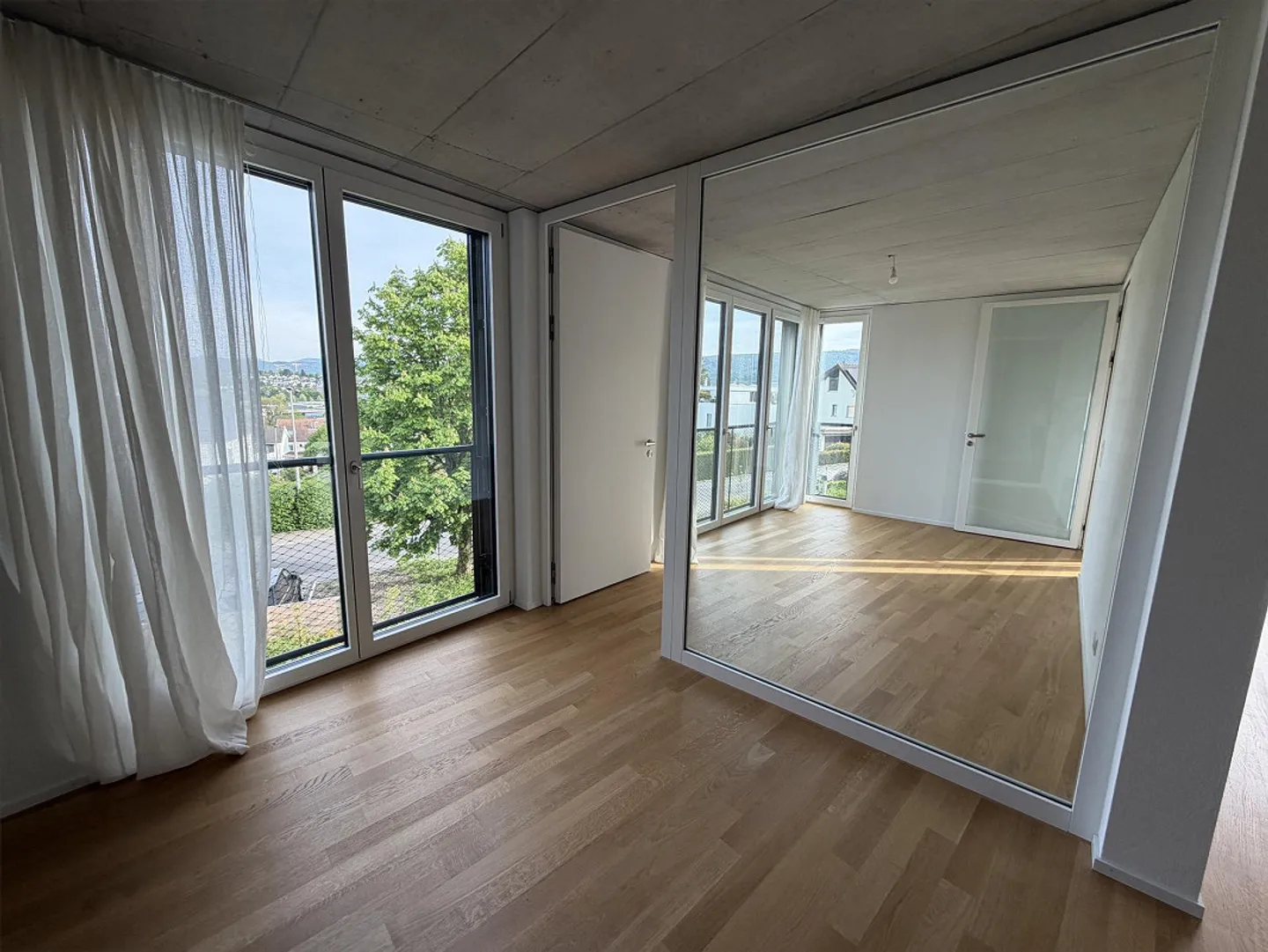 Elegante 4.5-Zimmer-Wohnung mit Aussicht - Foto 11 von 14