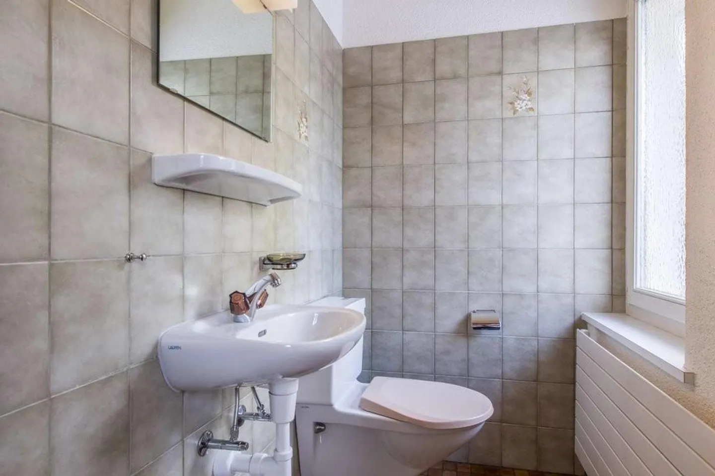 Charming 2.5-room maisonette apartment - limited until 30.09.2027 - Photo 10 of 11