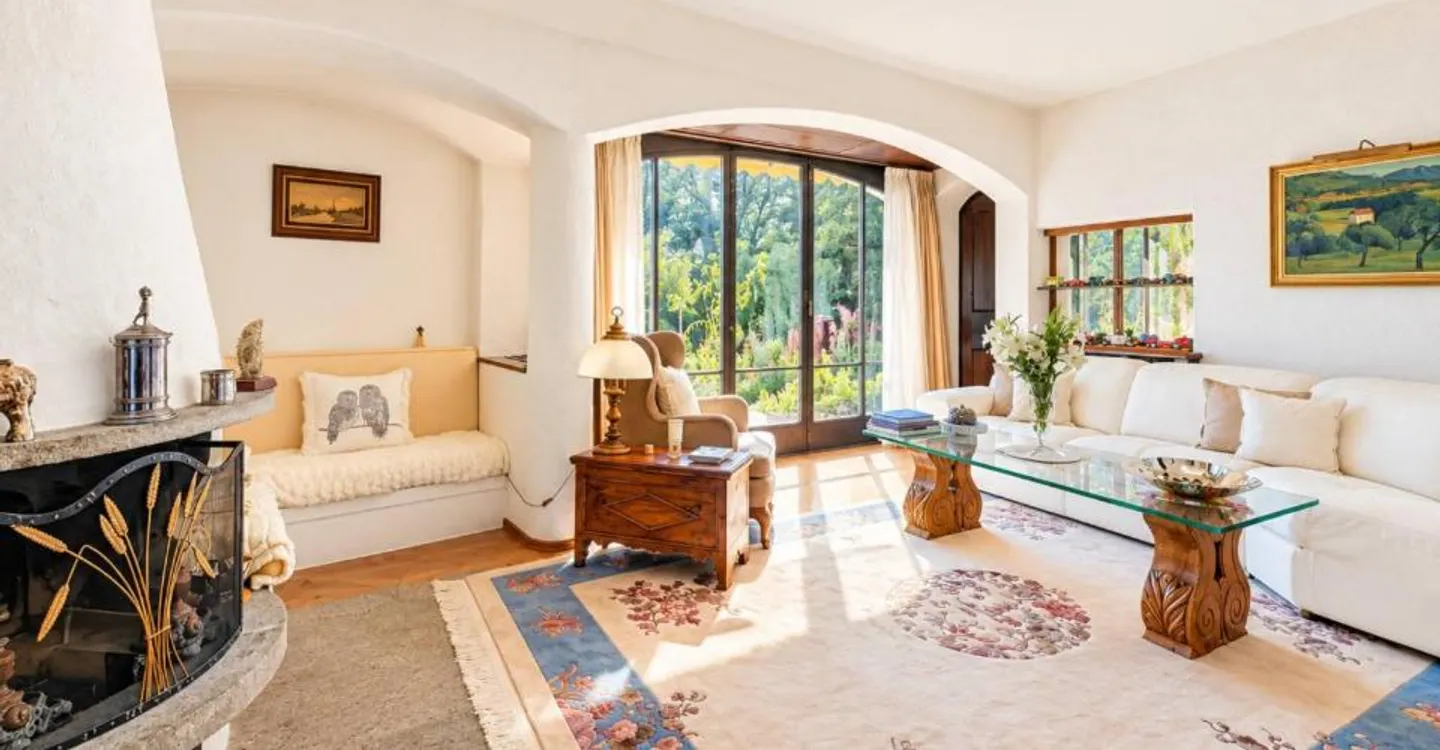 Elegant residence with panoramic views of the lake and the Lavaux vineyards - Photo 4 of 11