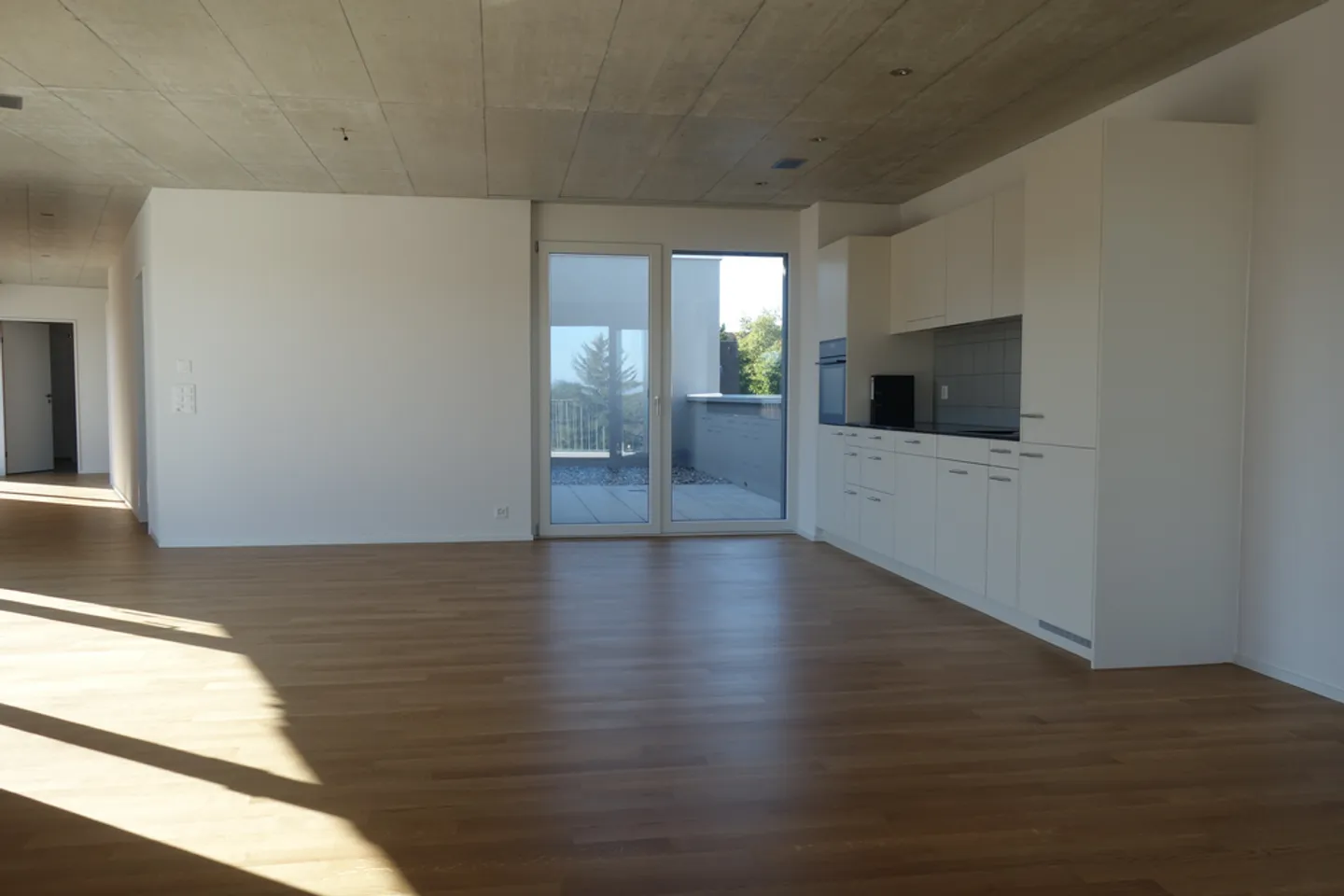 Urban Living: Wunderschöne Attika mit Dachterrasse - Foto 2 von 5