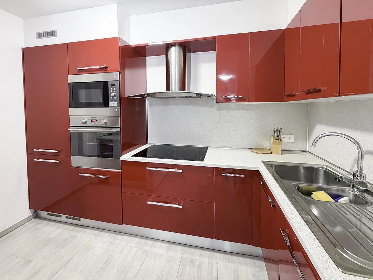 Haus mit 4 Wohnungen - Casa con 4 appartamenti - Vogorno - Foto 4 von 30