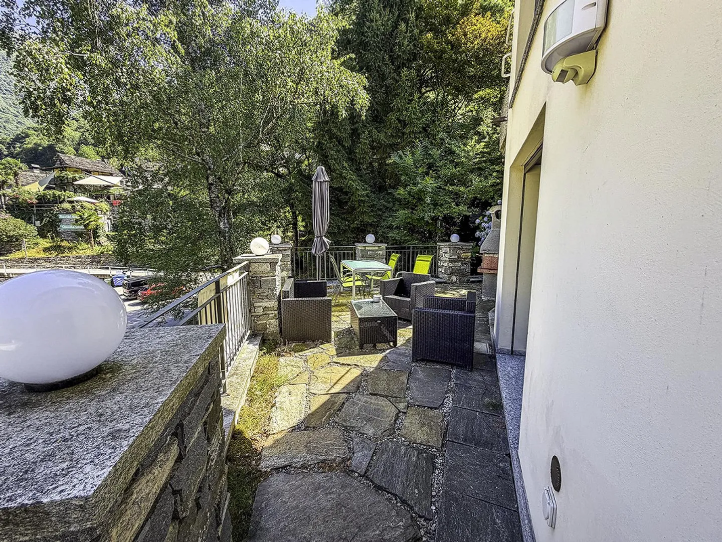 Haus mit 4 Wohnungen - Casa con 4 appartamenti - Vogorno - Foto 12 von 30
