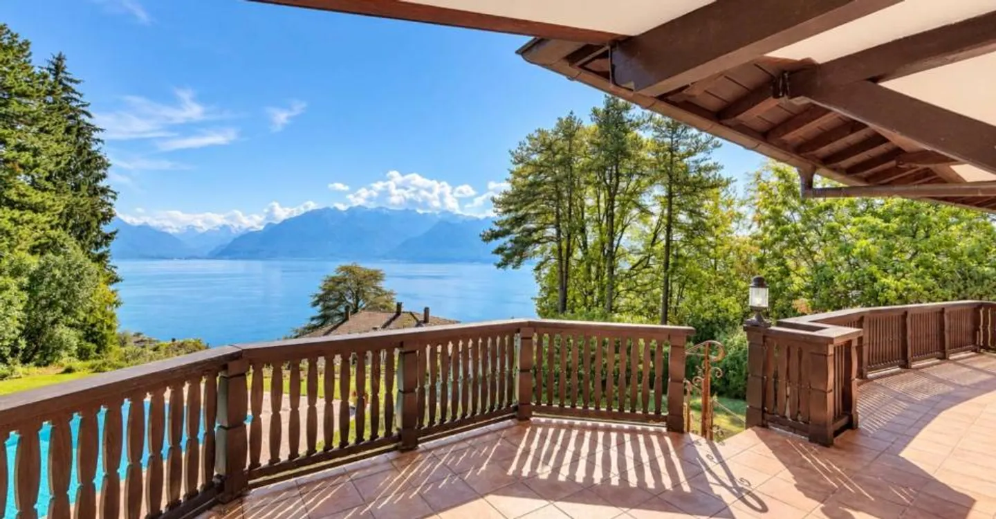 Elegant residence with panoramic views of the lake and the Lavaux vineyards - Photo 8 of 11