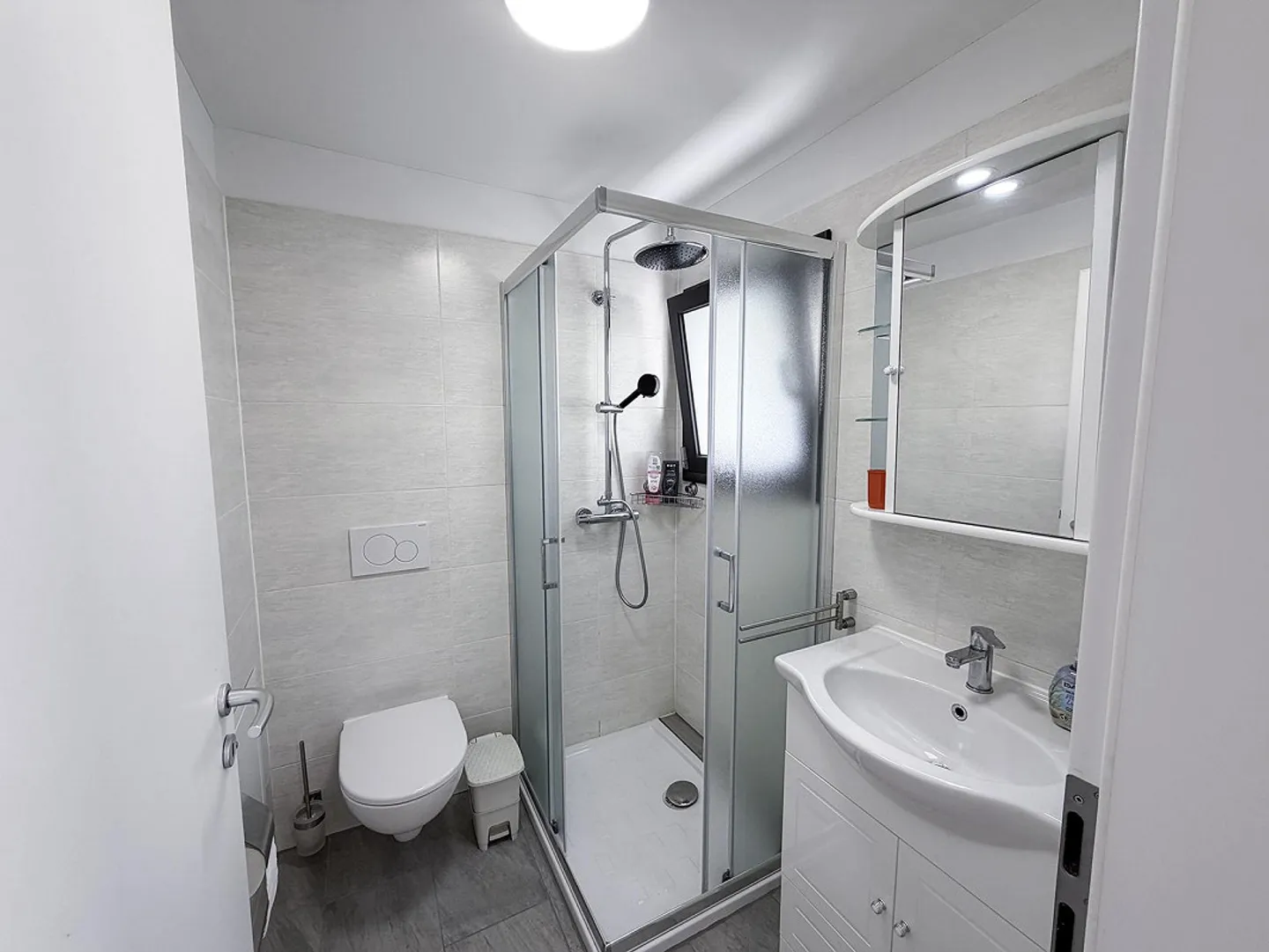 Haus mit 4 Wohnungen - Casa con 4 appartamenti - Vogorno - Foto 15 von 30