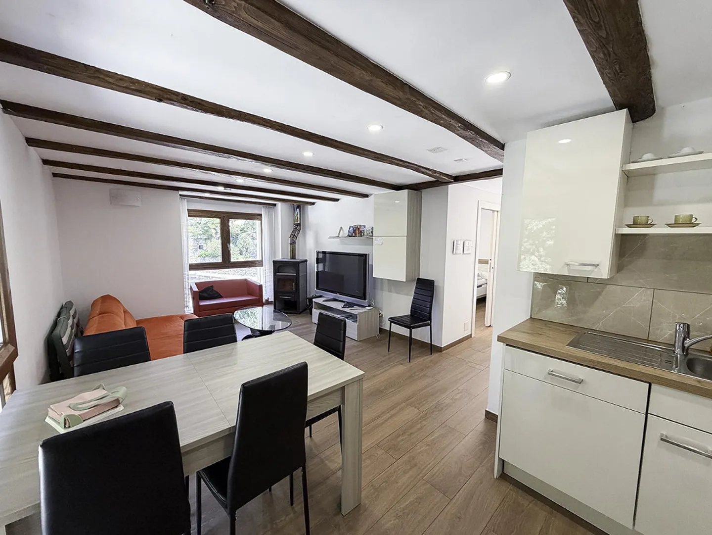 Haus mit 4 Wohnungen - Casa con 4 appartamenti - Vogorno - Foto 19 von 30