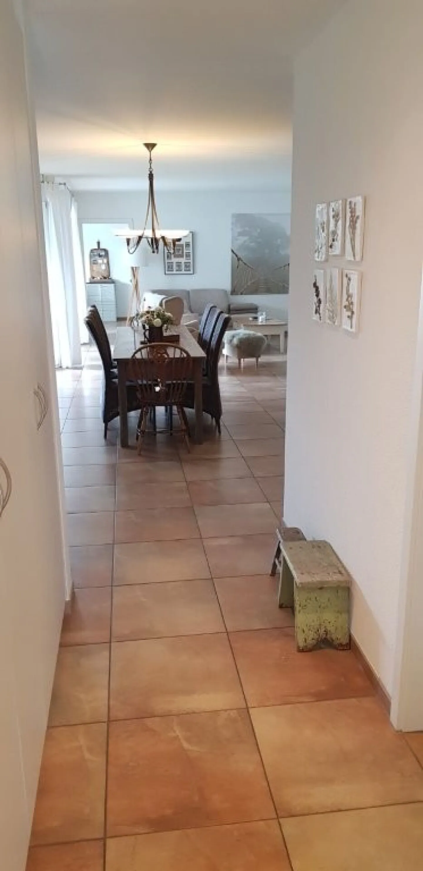 Condominium rénové de 4,5 pièces avec deux balcons et place de parking souterrain - Photo 5 sur 19