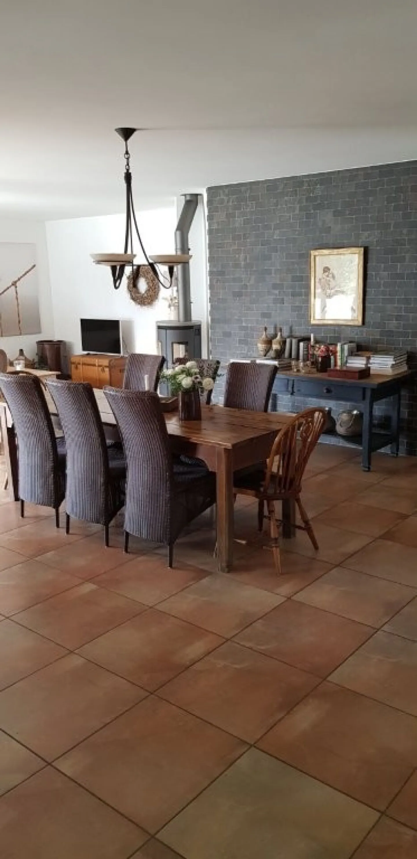 Condominium rénové de 4,5 pièces avec deux balcons et place de parking souterrain - Photo 4 sur 19