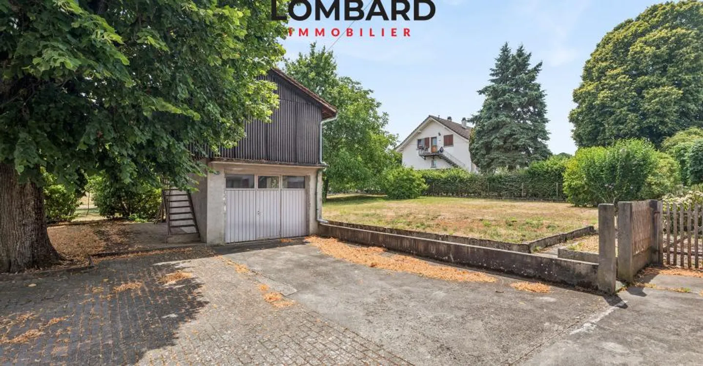 A character property in the heart of Châbles, between heritage and development potential - Photo 6 of 7