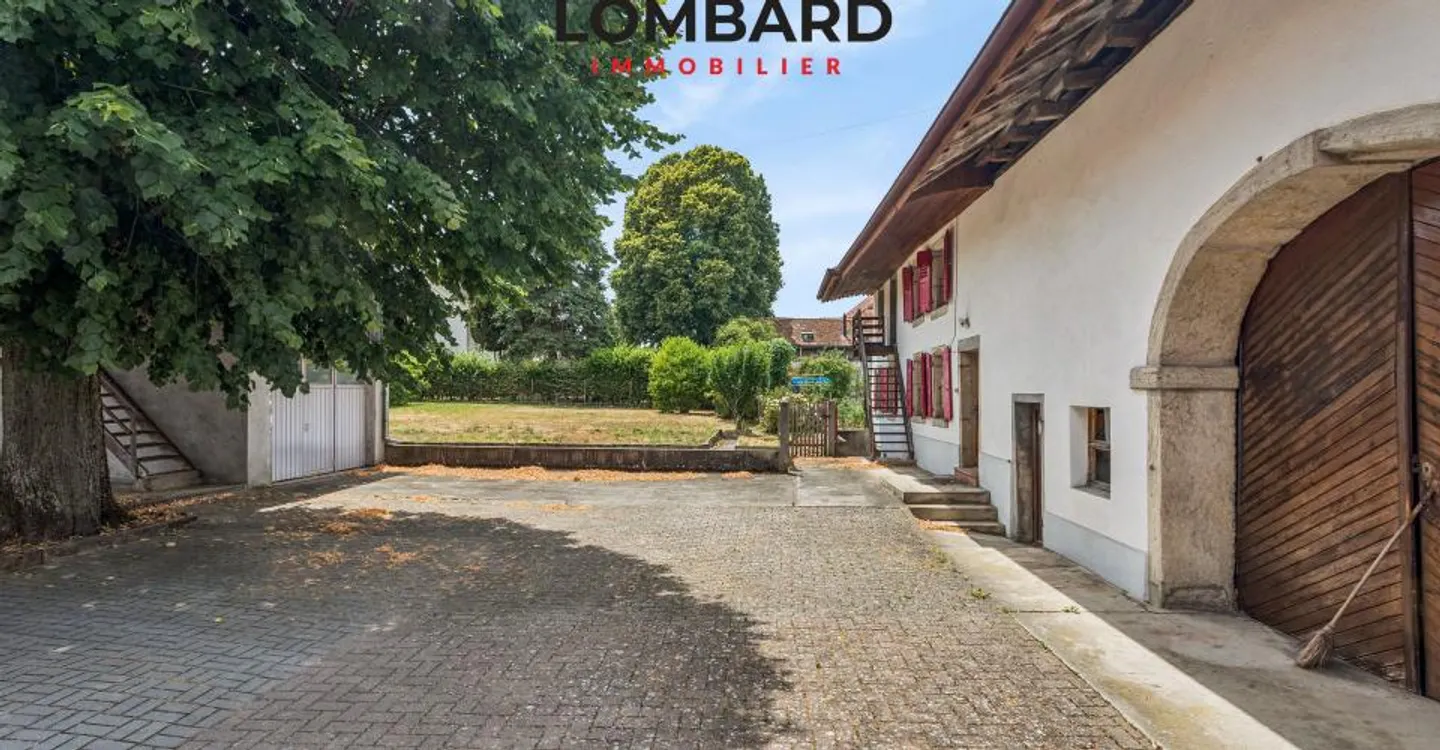 A character property in the heart of Châbles, between heritage and development potential - Photo 5 of 7