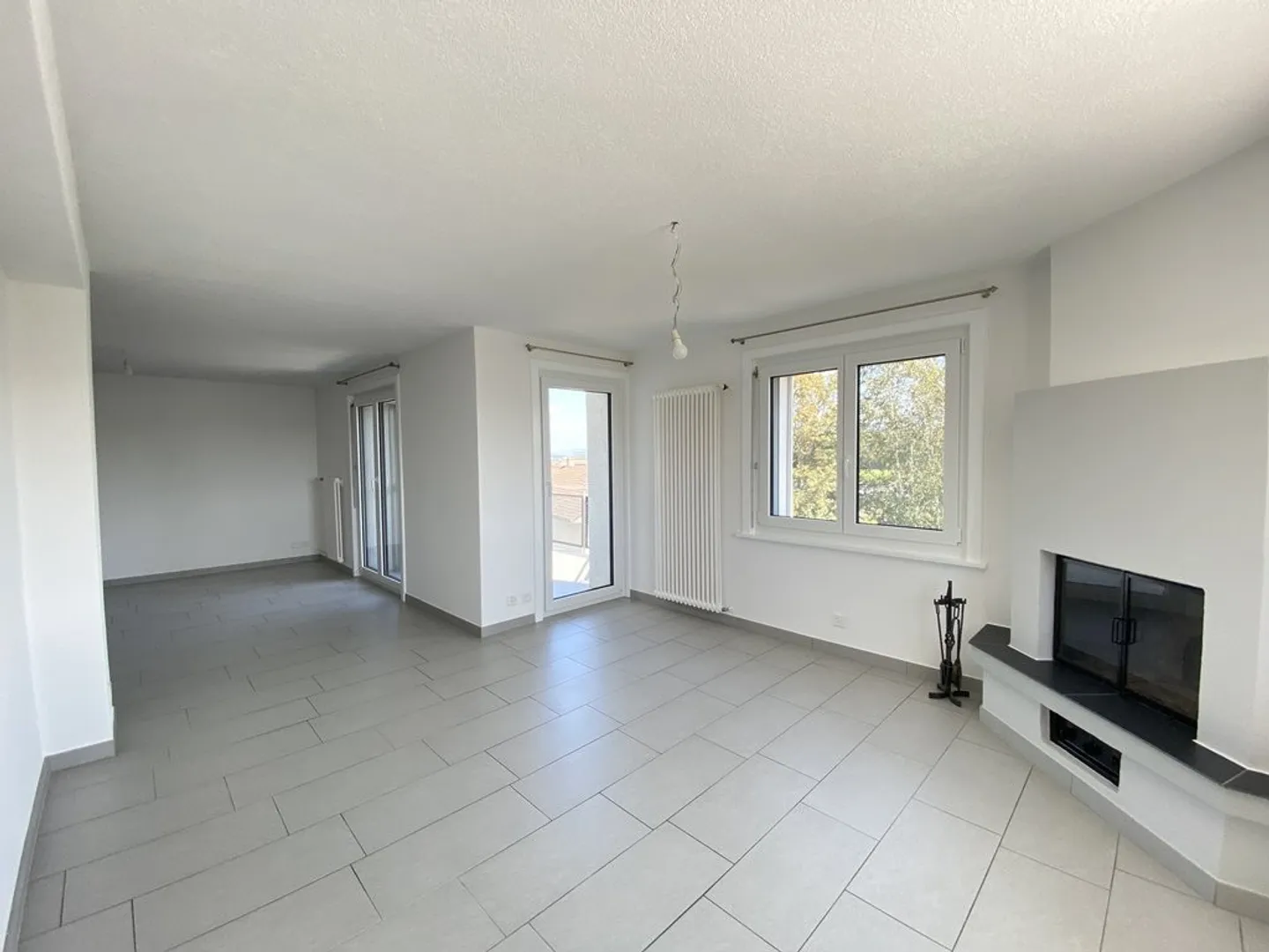 4,5-Zimmer-Wohnung im 2. Stock - Foto 3 von 11