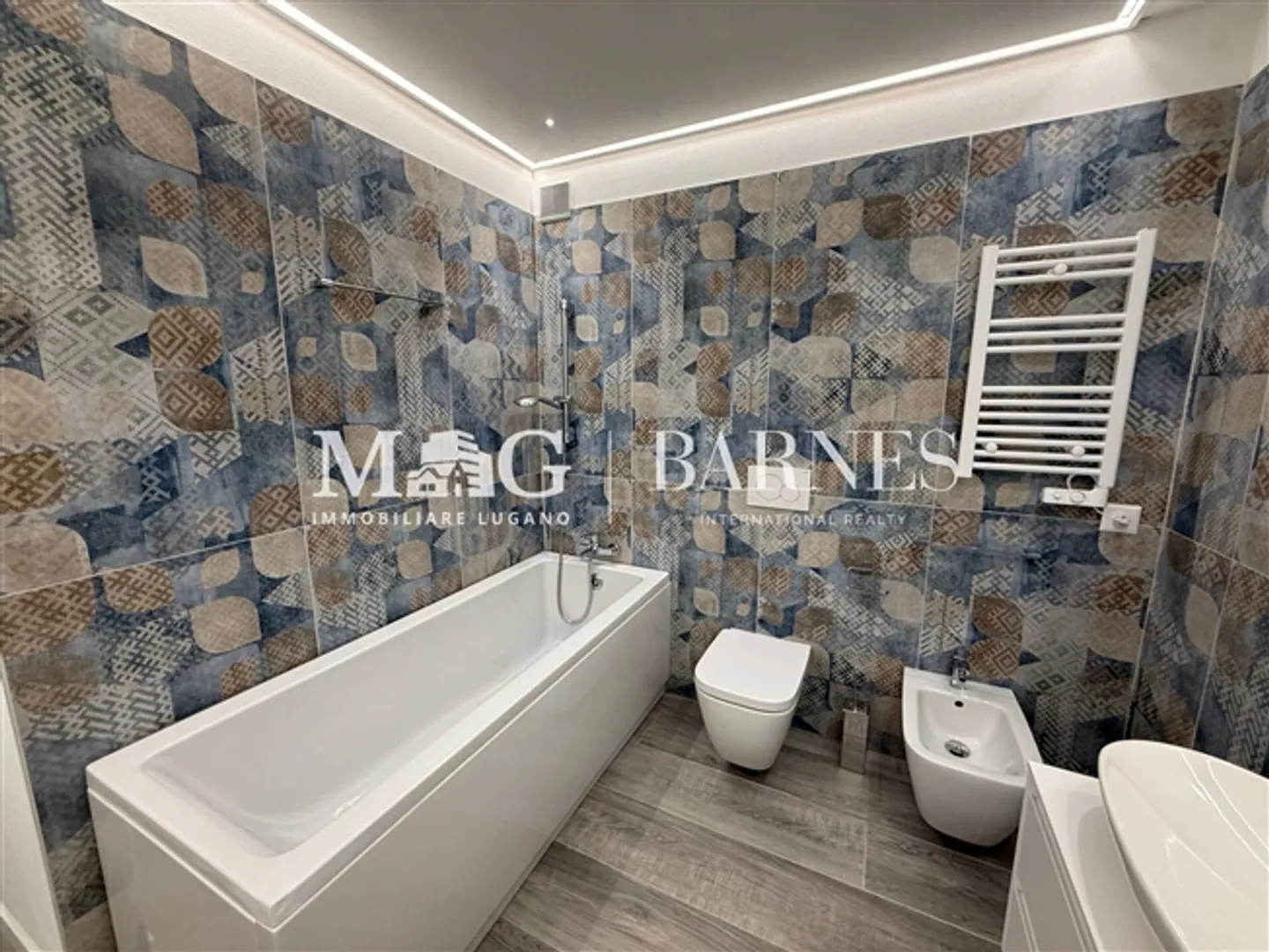 Lugano, Castagnola Directement au bord du lac - 4.5 pièces modernes avec vue sur le lac - Photo 7 sur 9