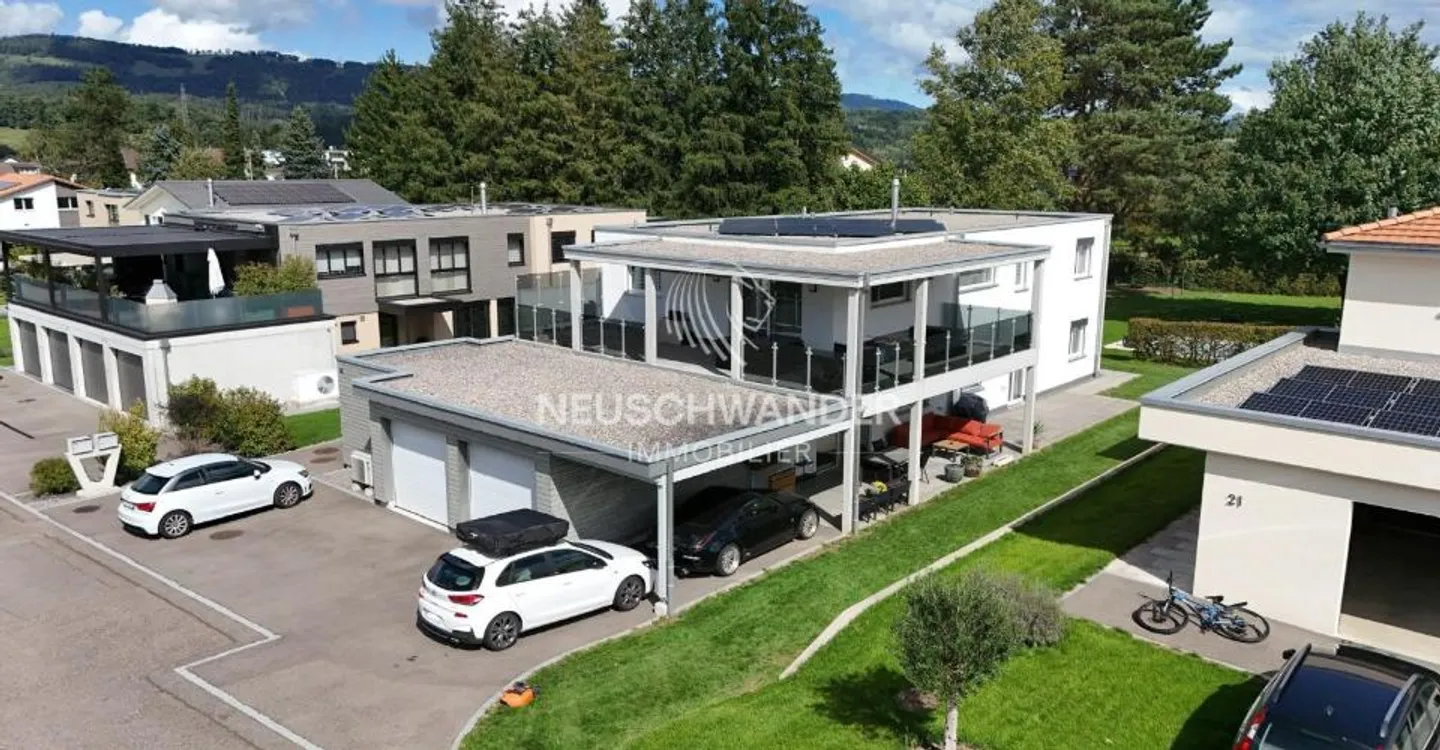 Elegantes Familienhaus in Bassecourt - Foto 1 von 11