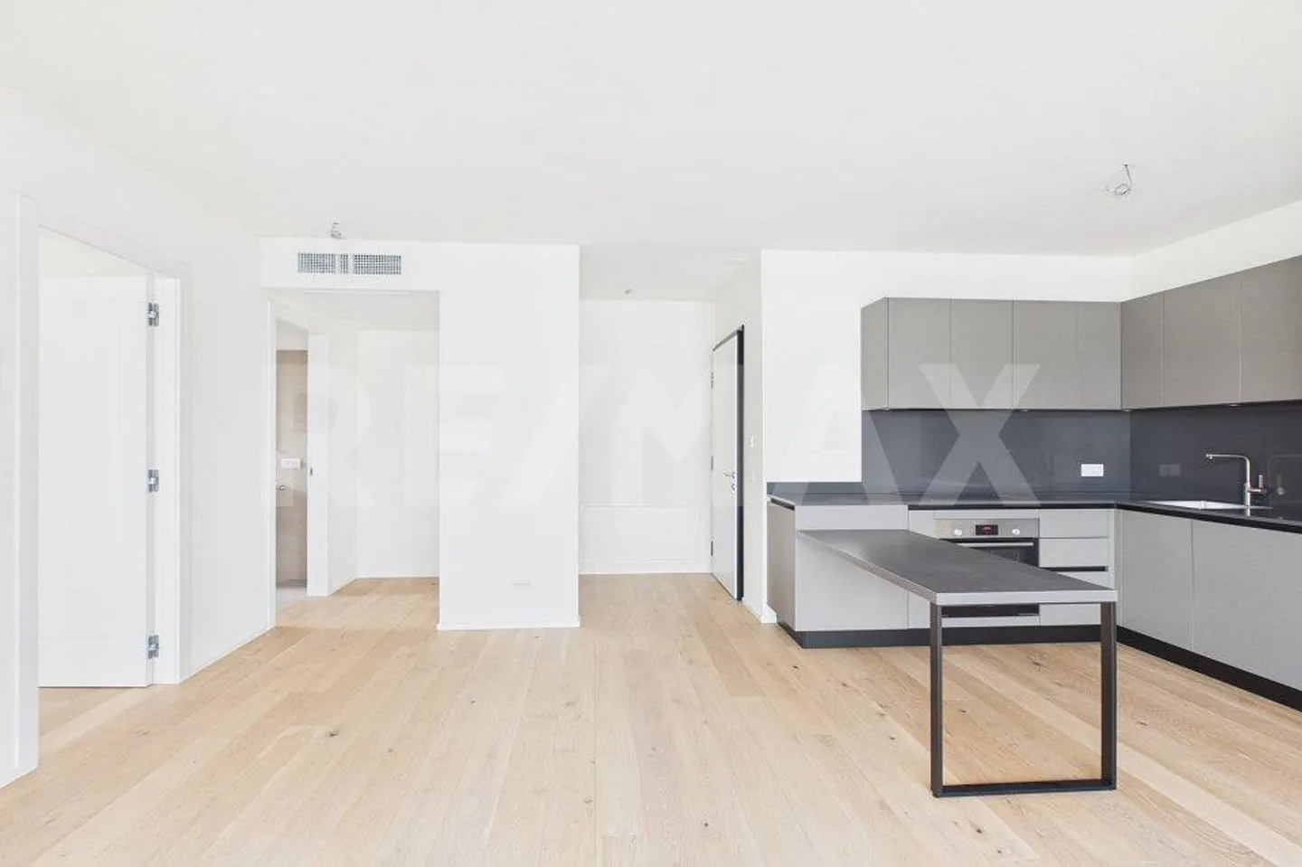 Great opportunity 2.5 rooms with great potential - Photo 4 of 13