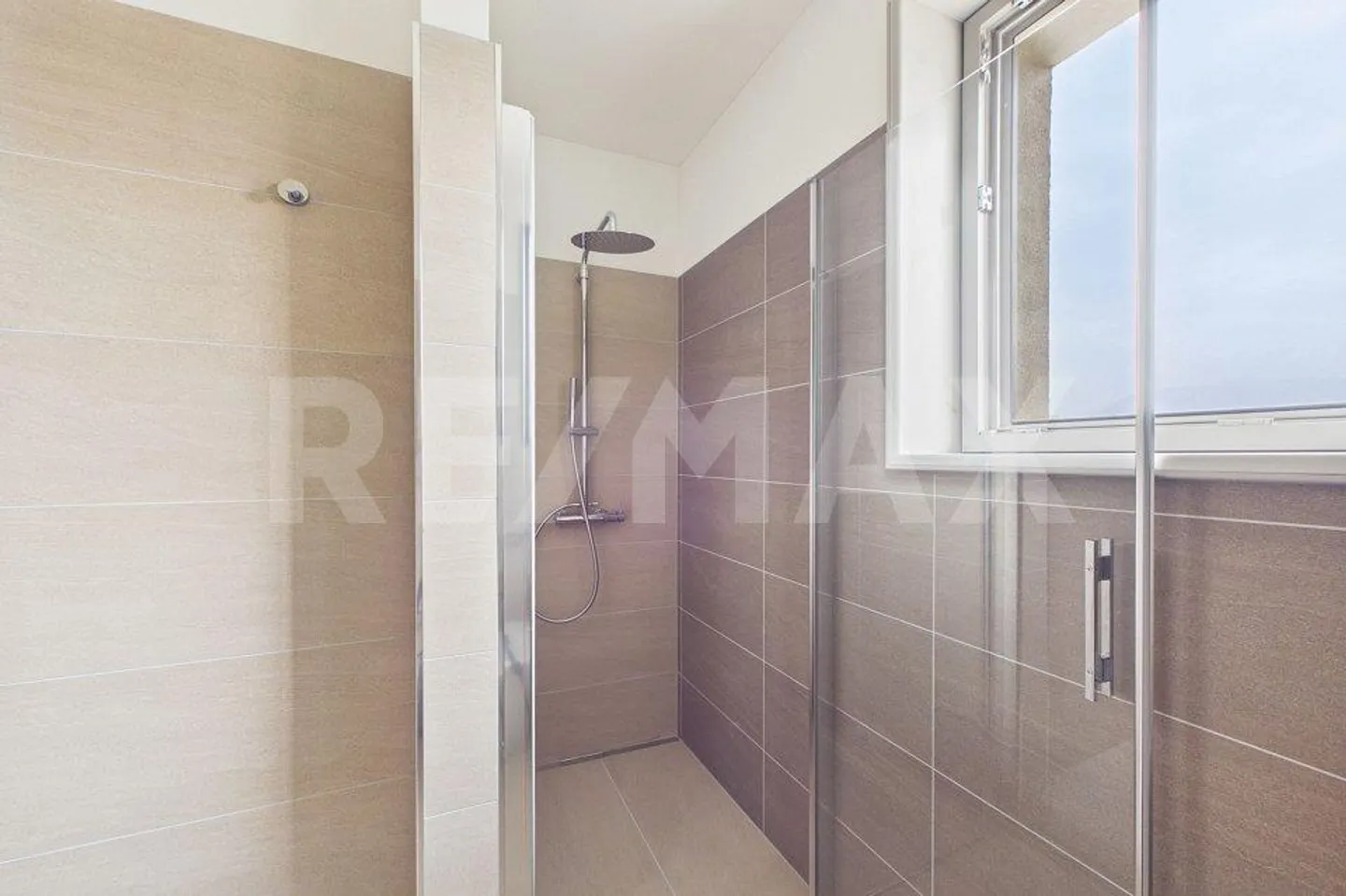Great opportunity 2.5 rooms with great potential - Photo 8 of 13
