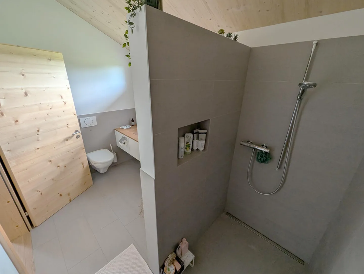 2.5 Room Ground Floor Apartment with Patio - Photo 6 of 10