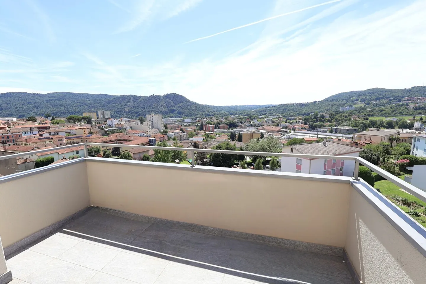Moderno 4.5 locali in affitto a Balerna RISTRUTTURATO - Foto 10 di 11