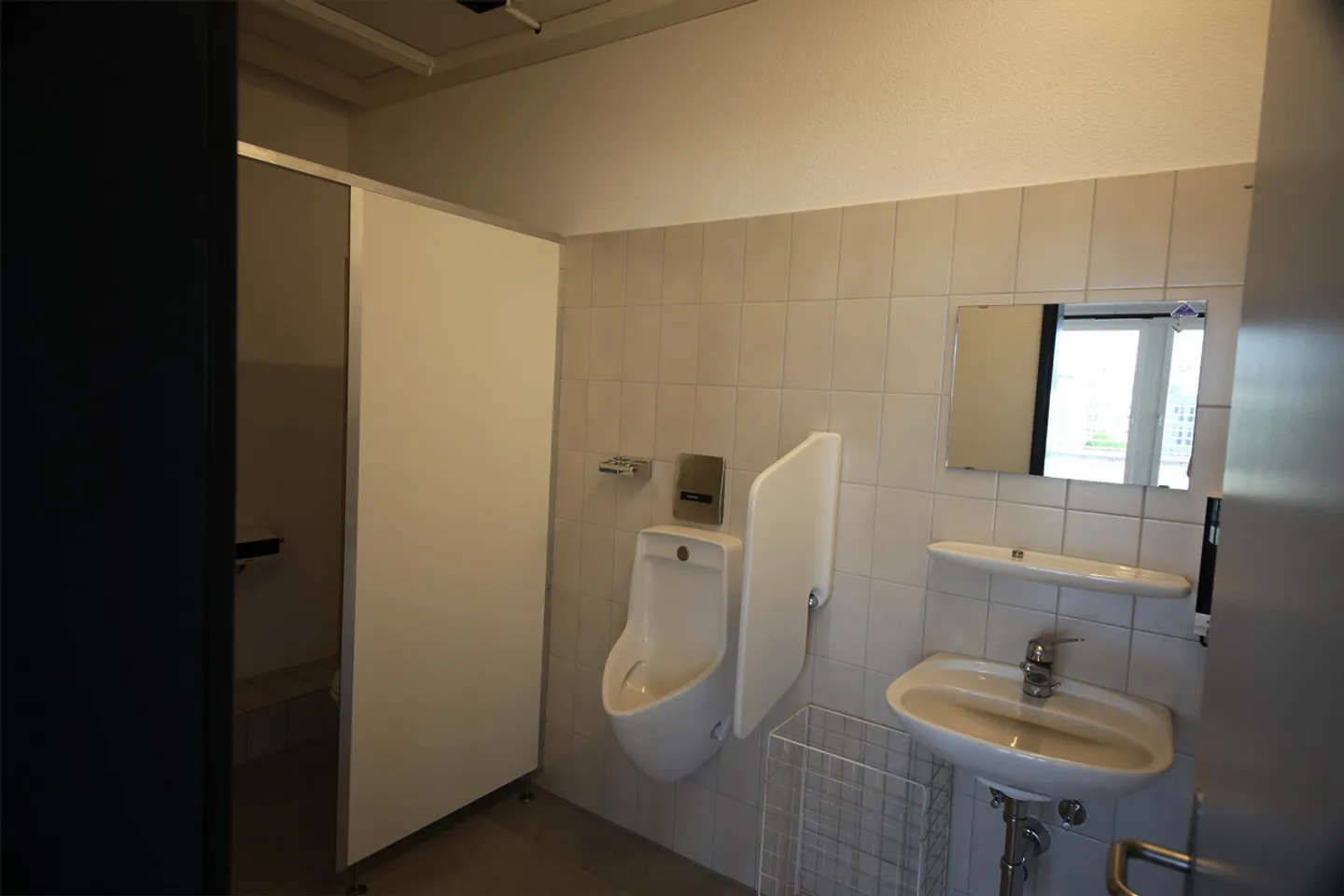 Espace commercial en attique lumineux avec vue et grande terrasse - Photo 14 sur 24