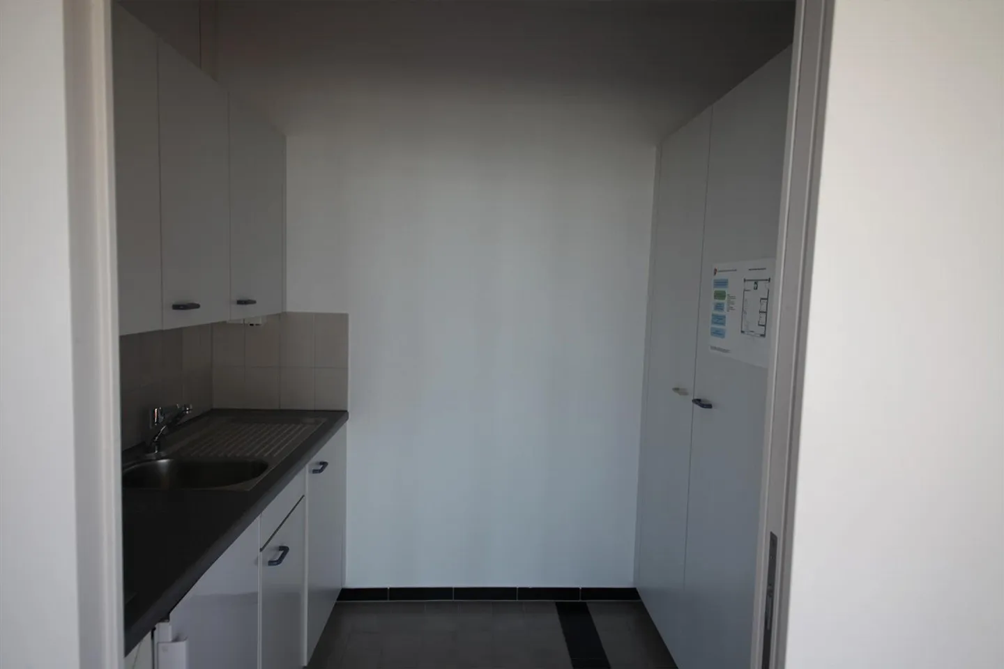 Espace commercial en attique lumineux avec vue et grande terrasse - Photo 15 sur 24