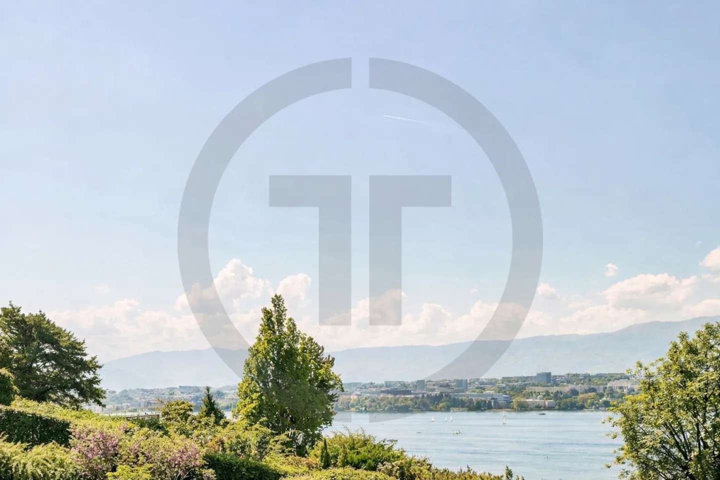 Contemporary House Elegance with Lake View in the Heart of Cologny - Photo 1 of 2