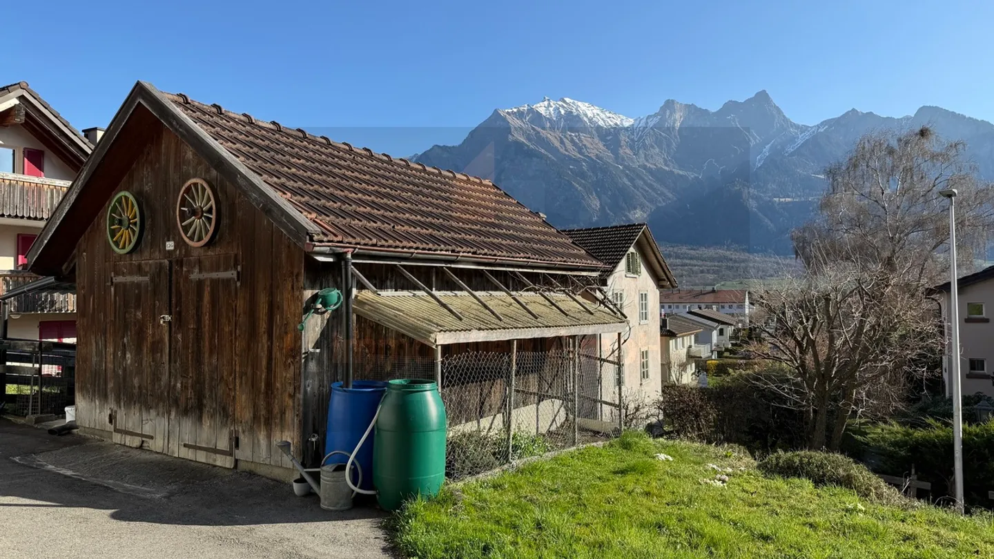 Charming Single Family Home - Photo 8 of 10