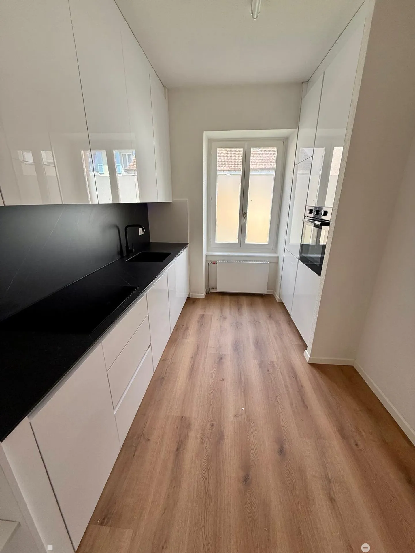 3-room apartment on the ground floor near the center in Biel - Photo 1 of 7