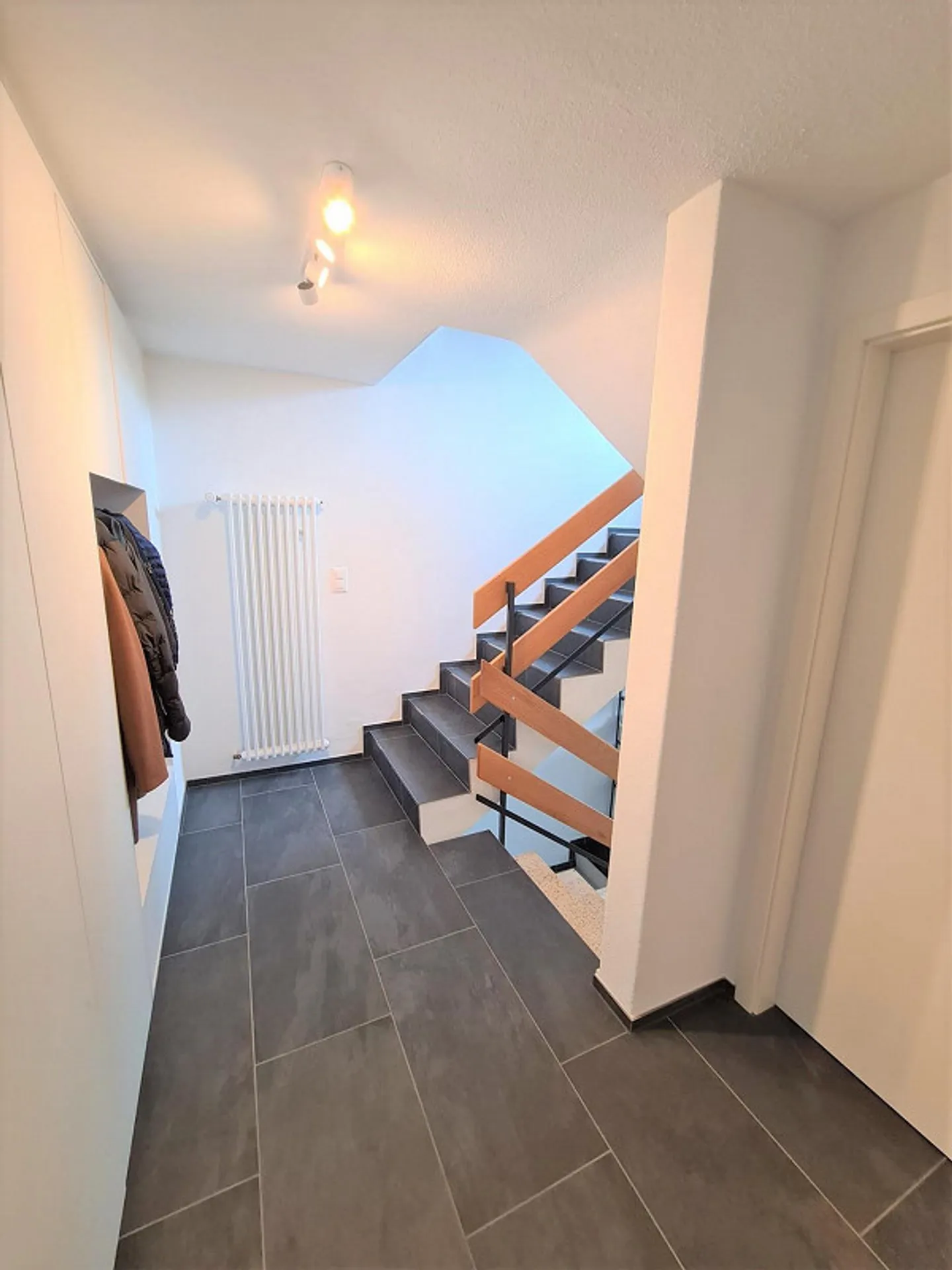 4-1/2 Zimmer Doppeleinfamilienhaus zu vermieten - Foto 8 von 17