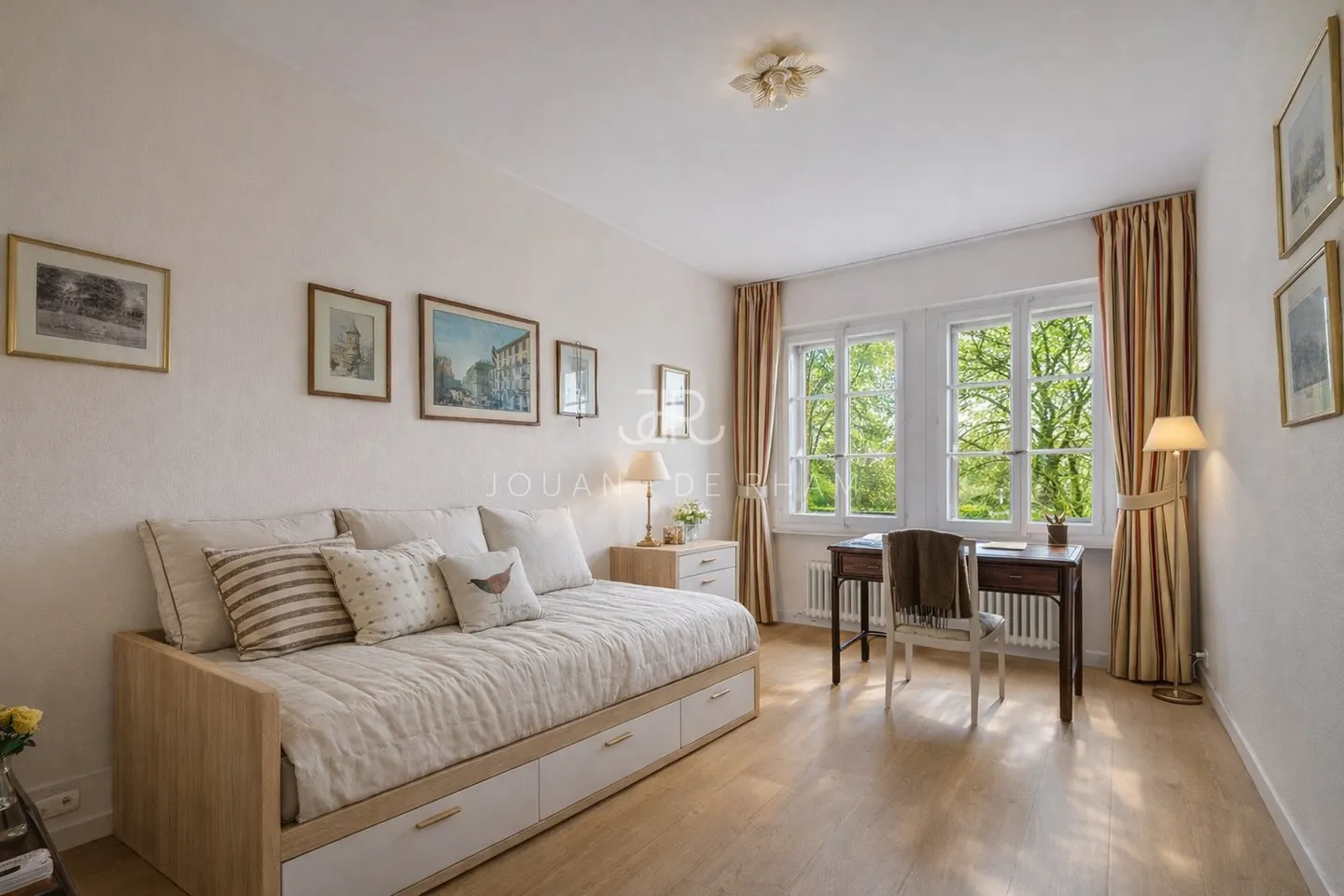 Property with Character in an Extraordinary Environment - Photo 9 of 12