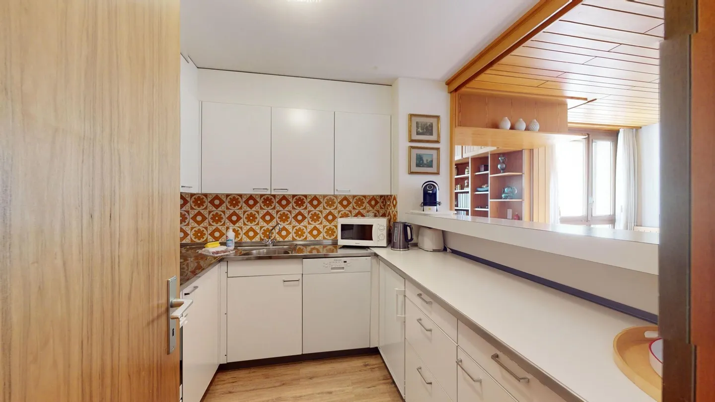 Home in the Heart of St. Moritz - 4.5-Room Apartment with Panoramic Balcony - Photo 5 of 15