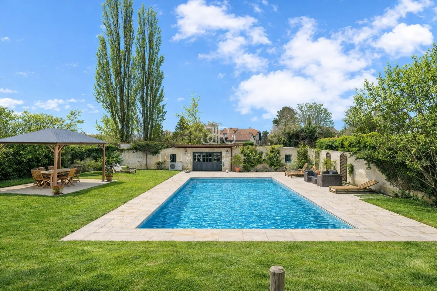 Property with Character in an Extraordinary Environment - Photo 3 of 12