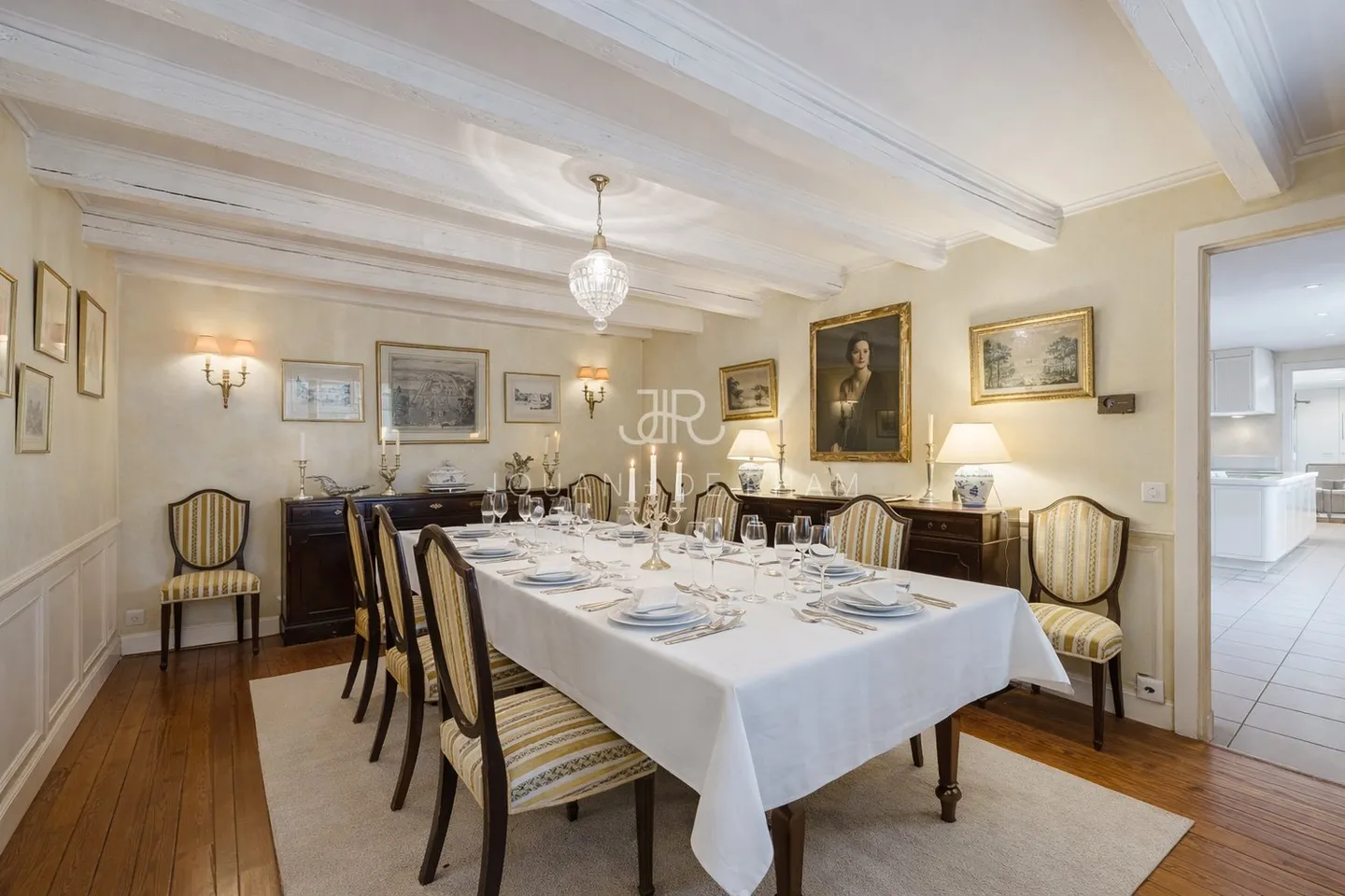 Property with Character in an Extraordinary Environment - Photo 5 of 12