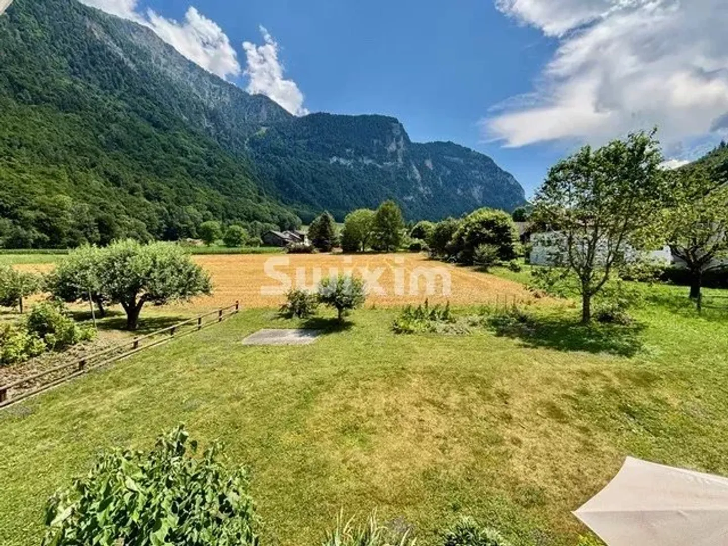 Charming 6.5-Room Villa - Photo 2 of 9