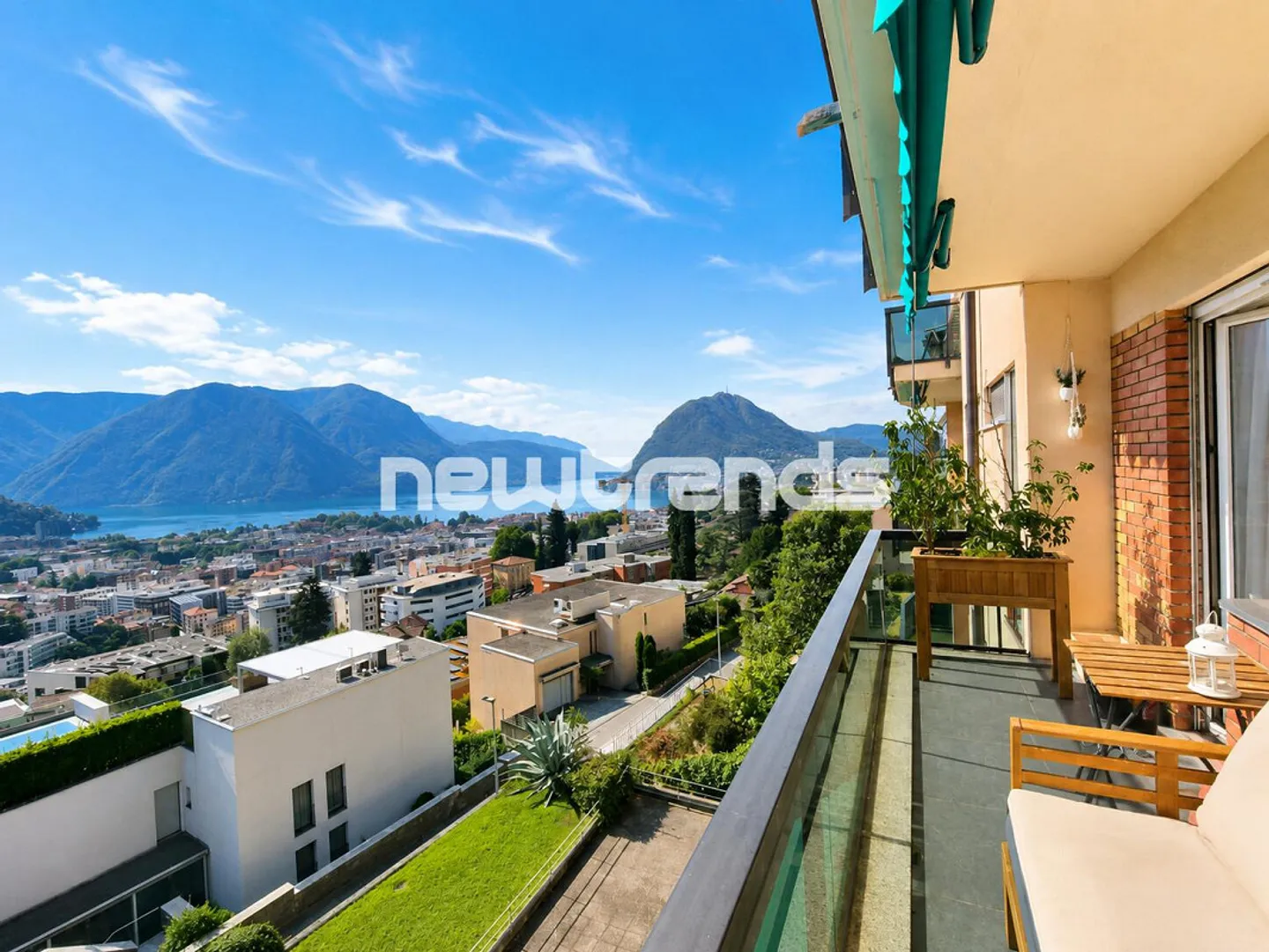 ZU VERMIETEN HELLER 3.5-ZIMMER-APARTMENT MIT PRÄCHTIGEM SEEBLICK - Foto 1 von 17