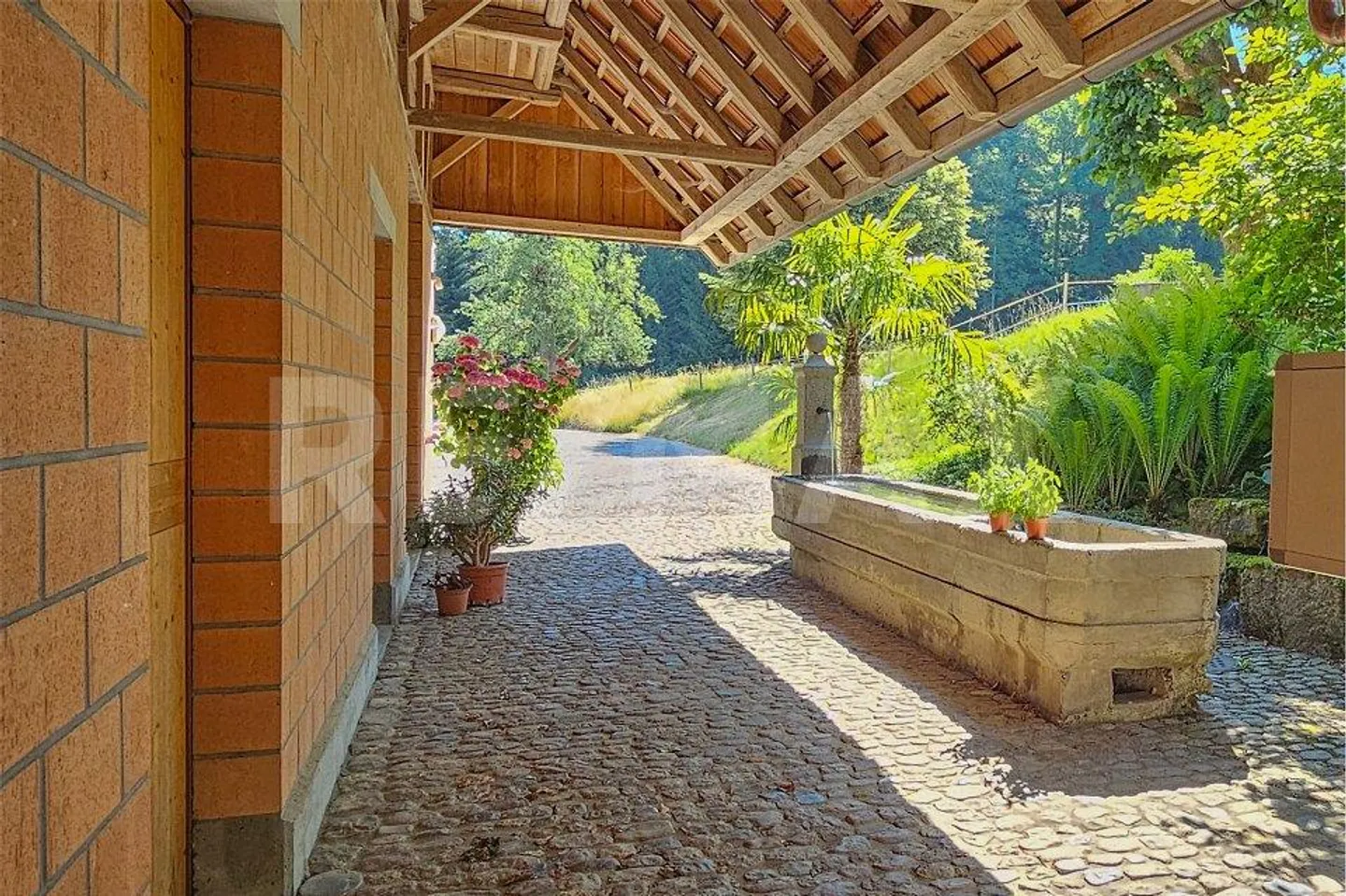 2001 costruito in modo massiccio, magnifico casale e soffitta preservata. - Foto 6 di 10